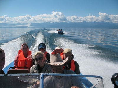 Через Байкал на моторной лодке